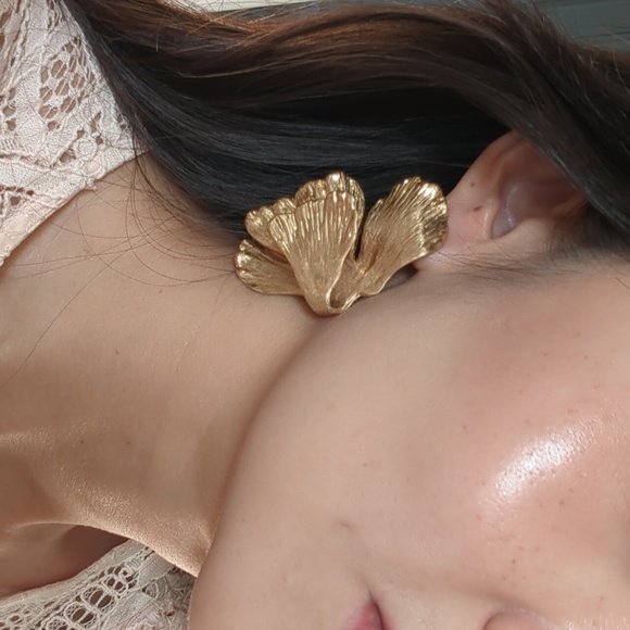 ZARA LEAF EARRINGS GOLDEN NWT - Picture 3 of 16